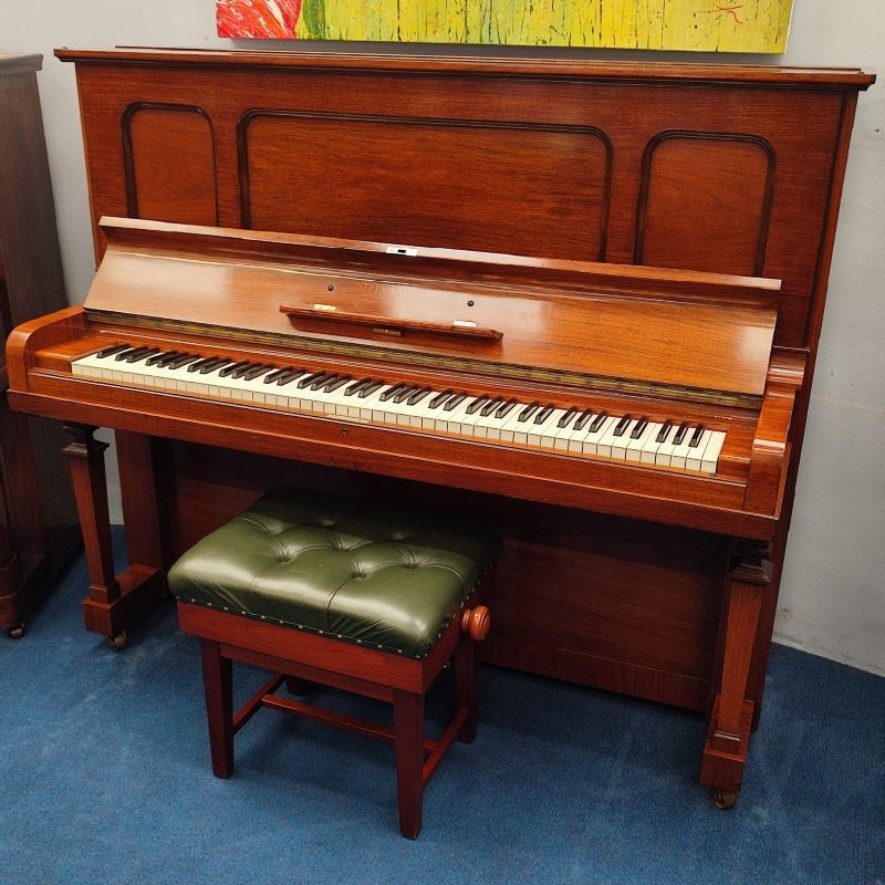 Steinway K