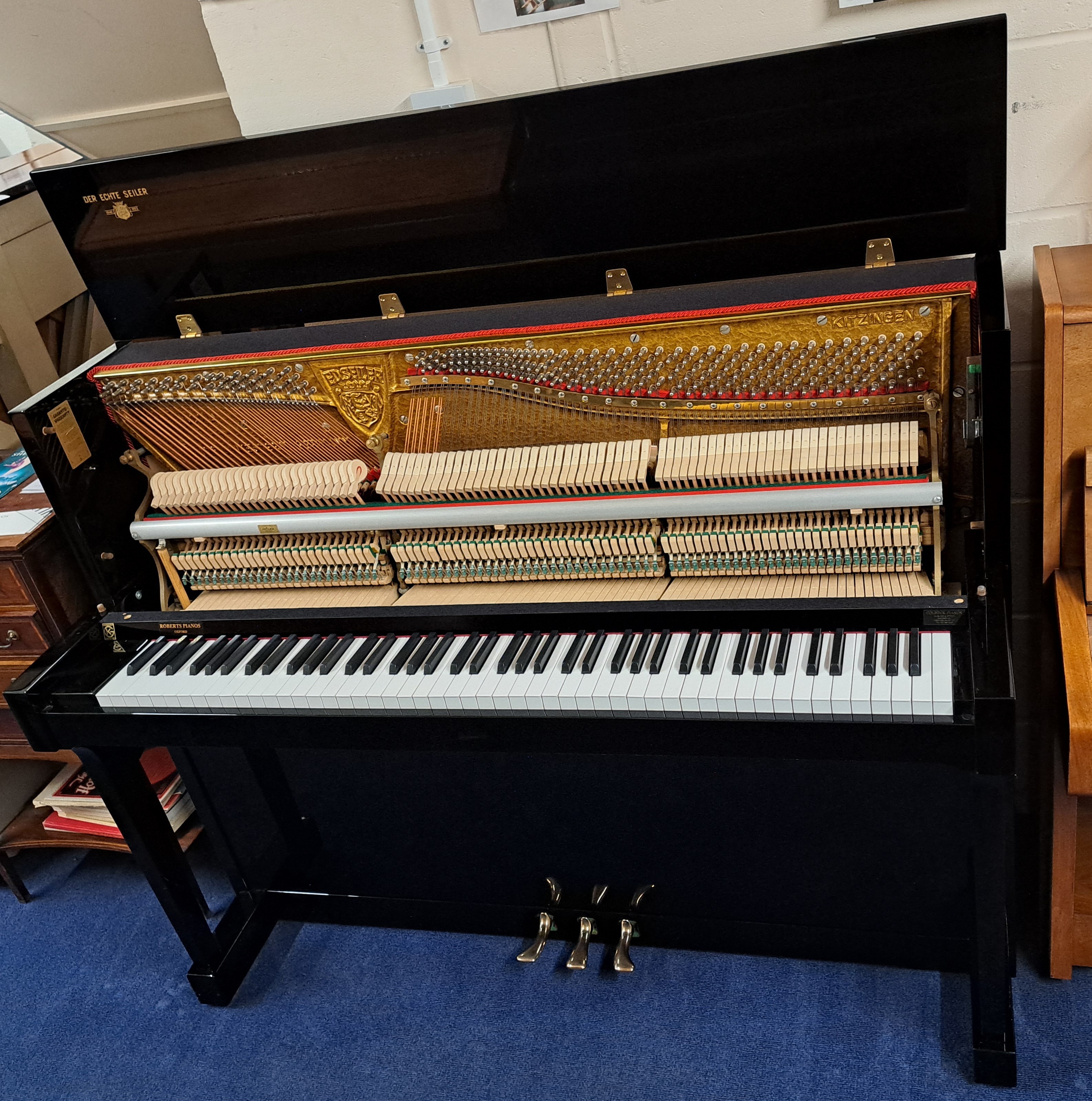 Seiler 116 Upright piano detail photo 3 - Roberts Pianos