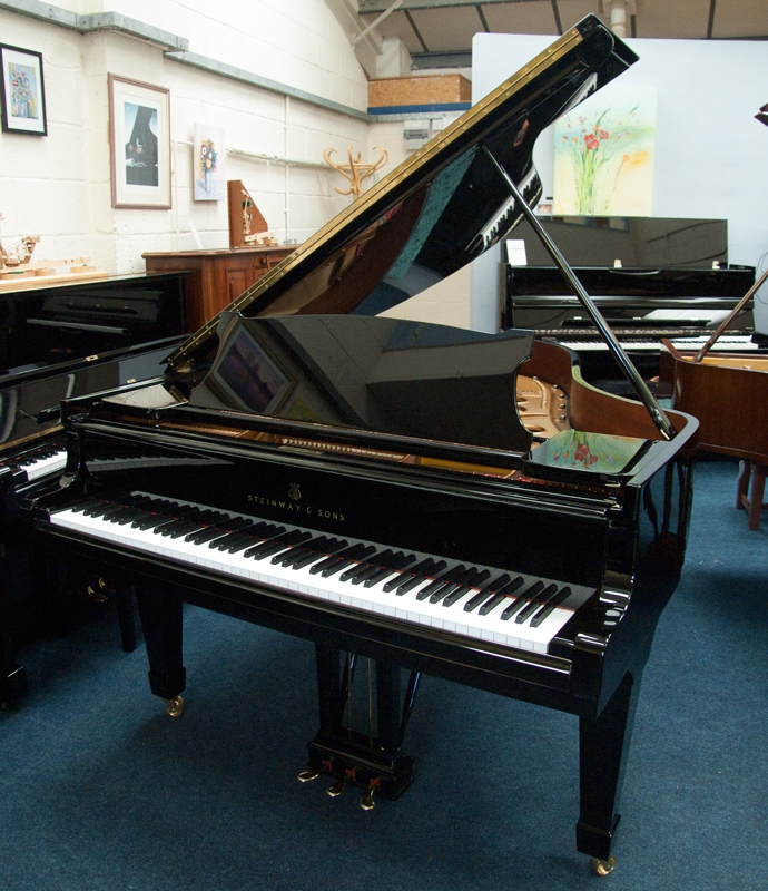 Steinway O
