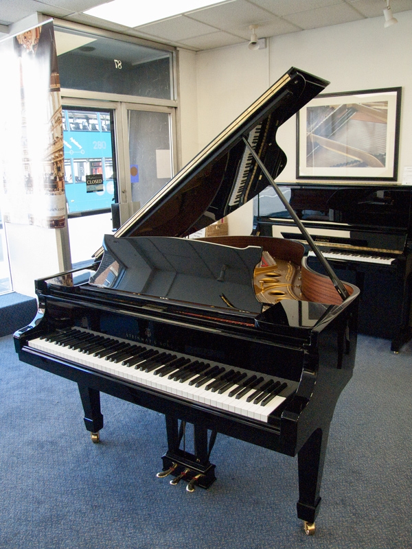Steinway O