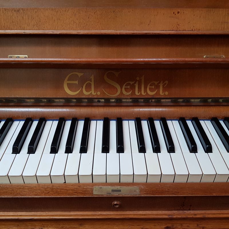 Seiler  Upright piano detail photo 10 - Roberts Pianos