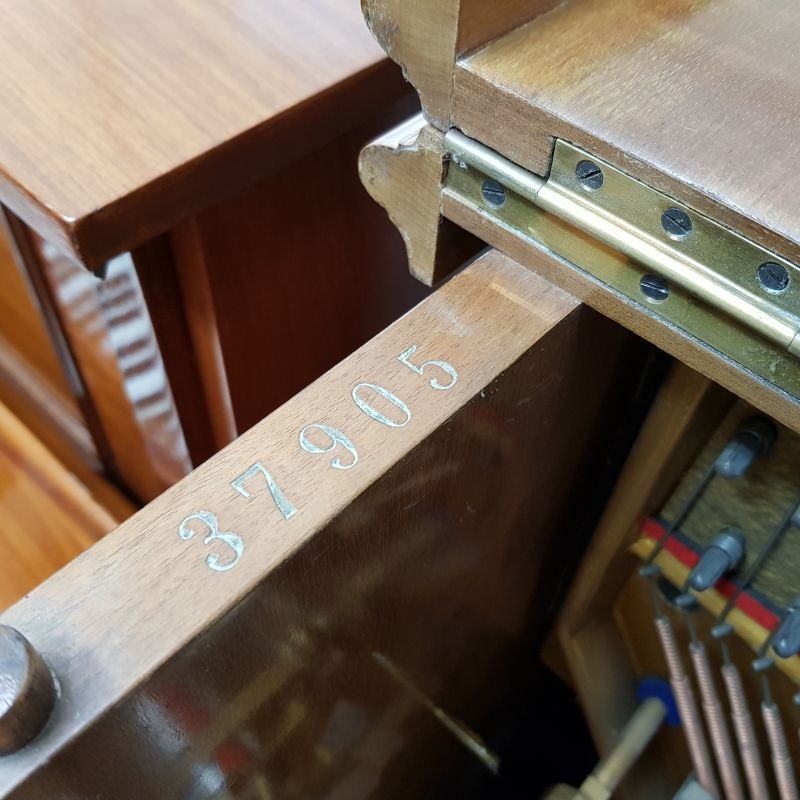 Seiler  Upright piano detail photo 4 - Roberts Pianos
