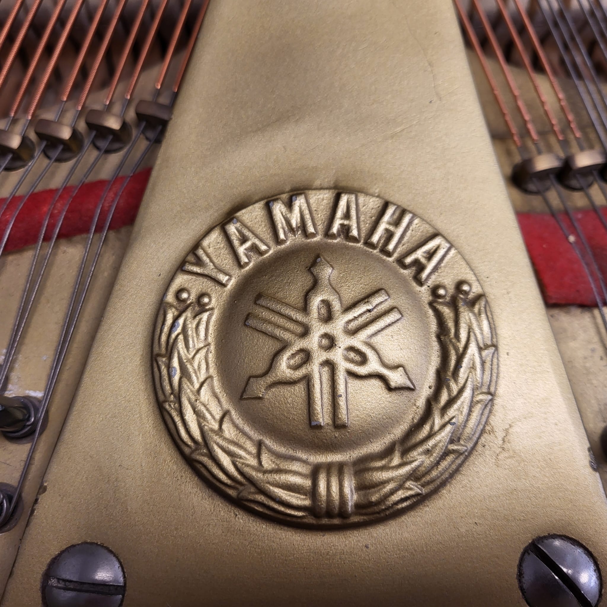 Yamaha G2 Grand piano detail photo 10 - Roberts Pianos