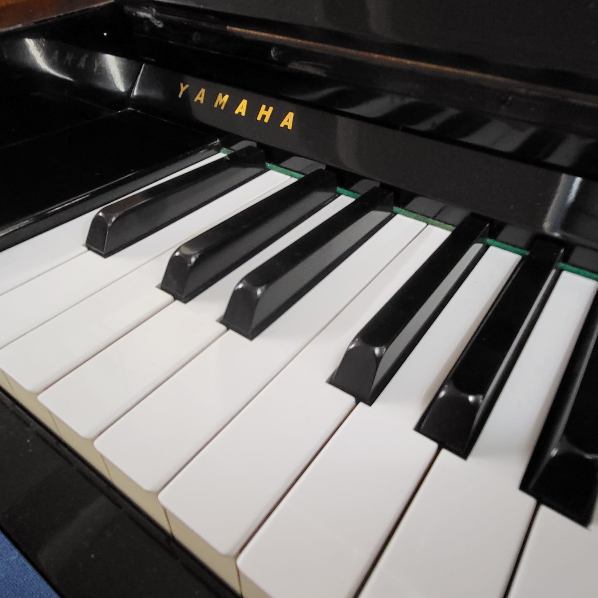 Yamaha U1D Upright piano detail photo 4 - Roberts Pianos