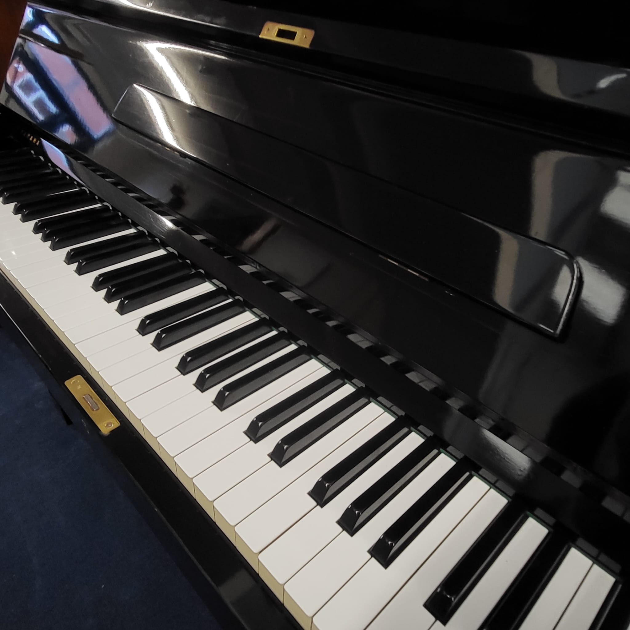 Yamaha U1D Upright piano detail photo 3 - Roberts Pianos