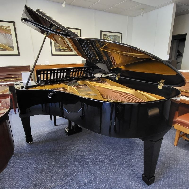 Piano Detail Photo 4