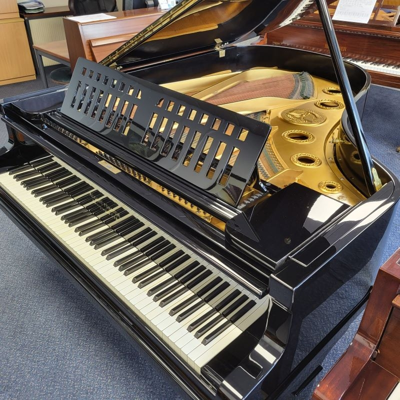 Piano Detail Photo 8