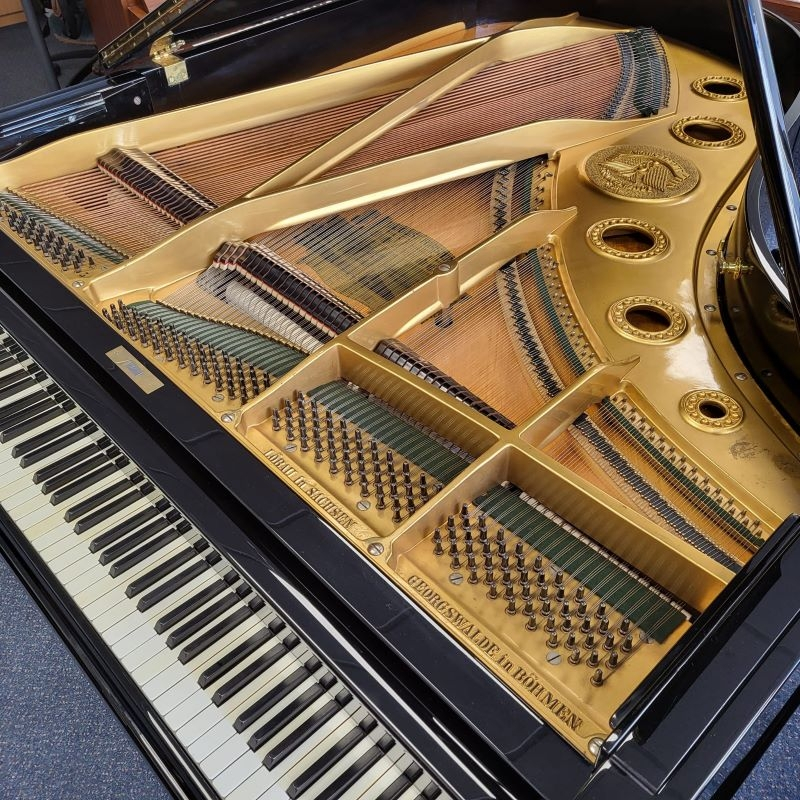 Piano Detail Photo 9