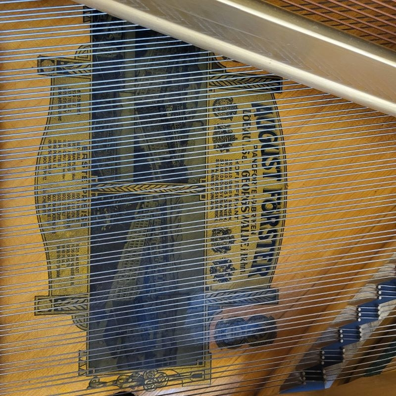 Piano Detail Photo 13