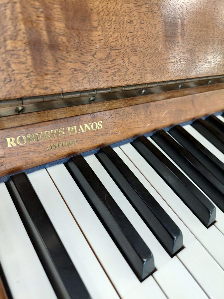 Grotrian Steinweg 120 Upright piano detail photo 4 - Roberts Pianos