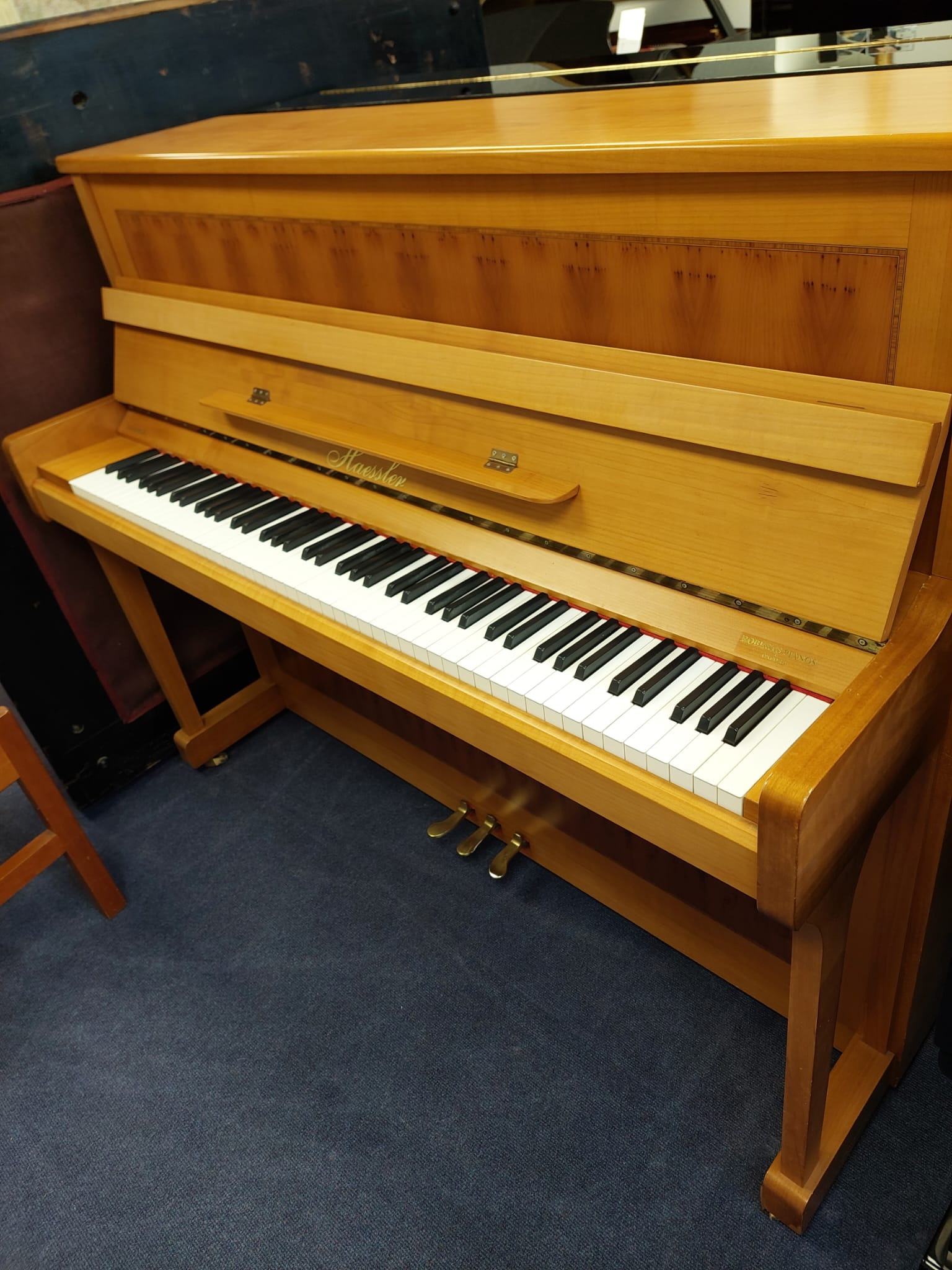 Haessler H118 Upright piano detail photo 3 - Roberts Pianos