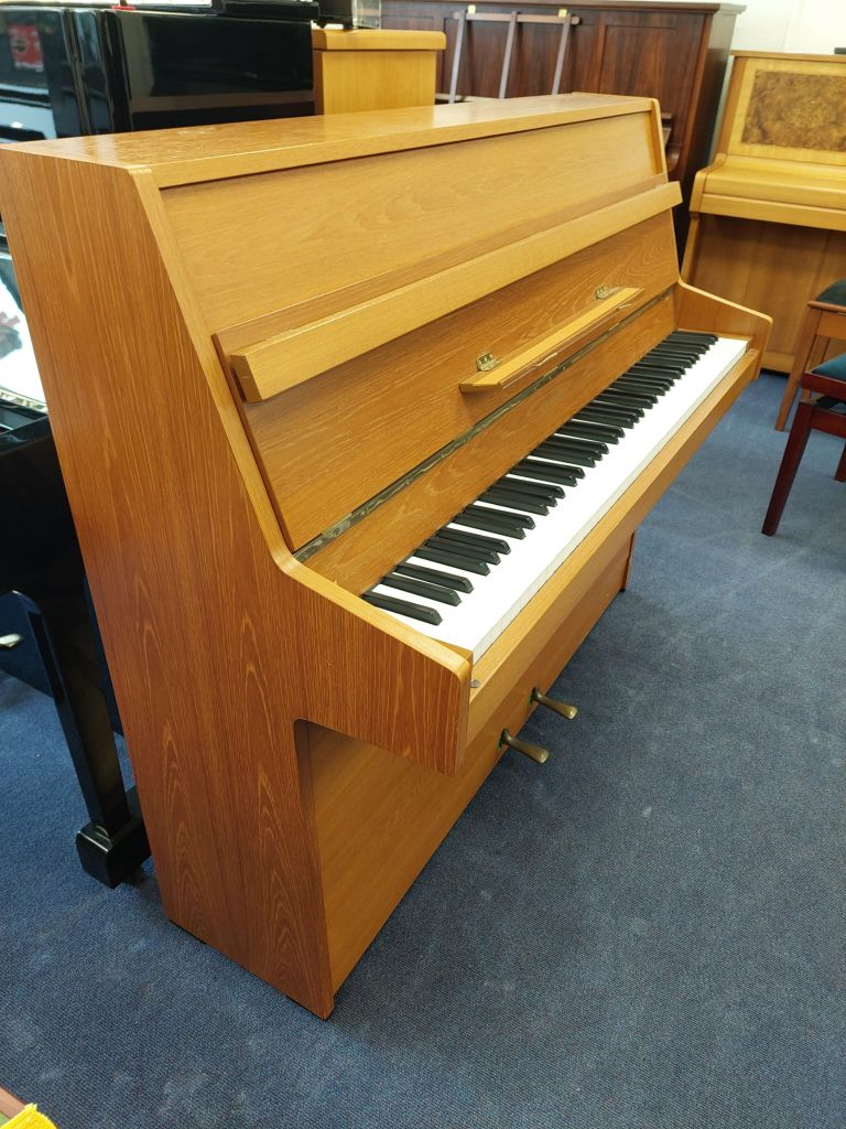Kemble Compact Upright piano detail photo 4 - Roberts Pianos