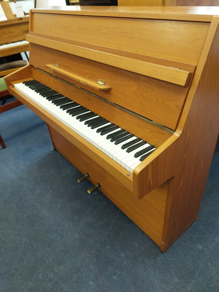 Kemble Compact
