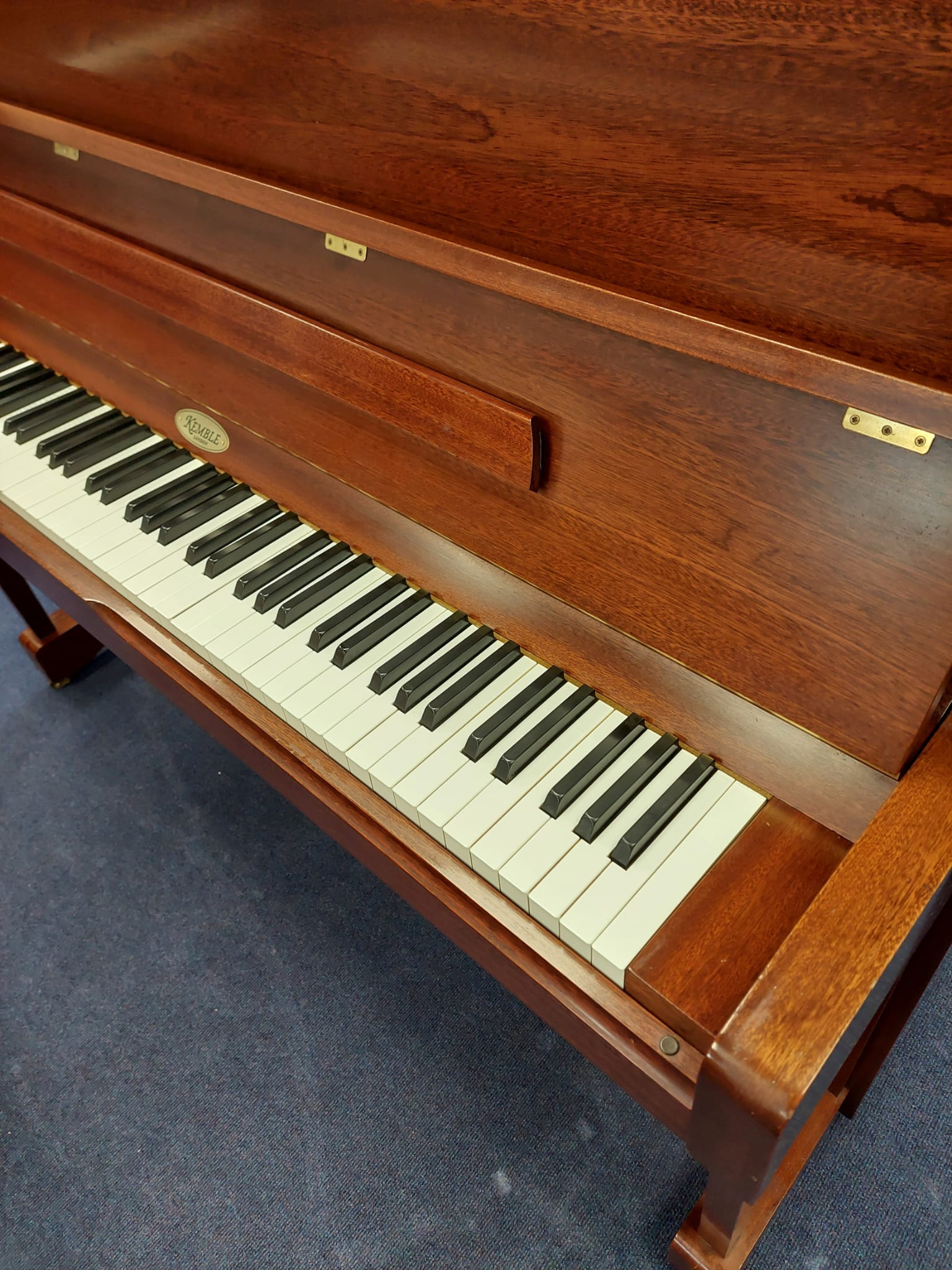 Kemble 120 Upright piano detail photo 8 - Roberts Pianos