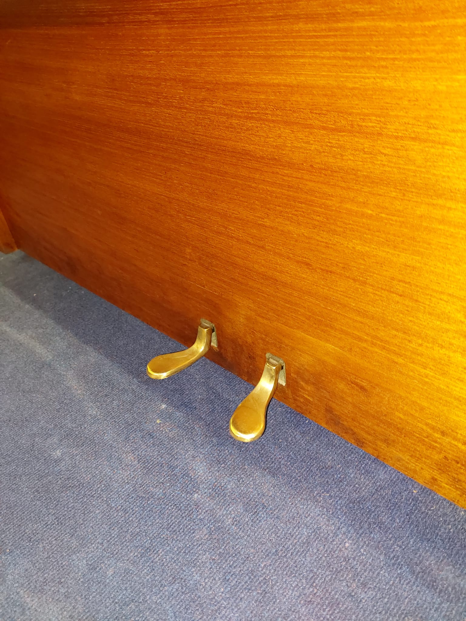 Knight K10 Upright piano detail photo 11 - Roberts Pianos