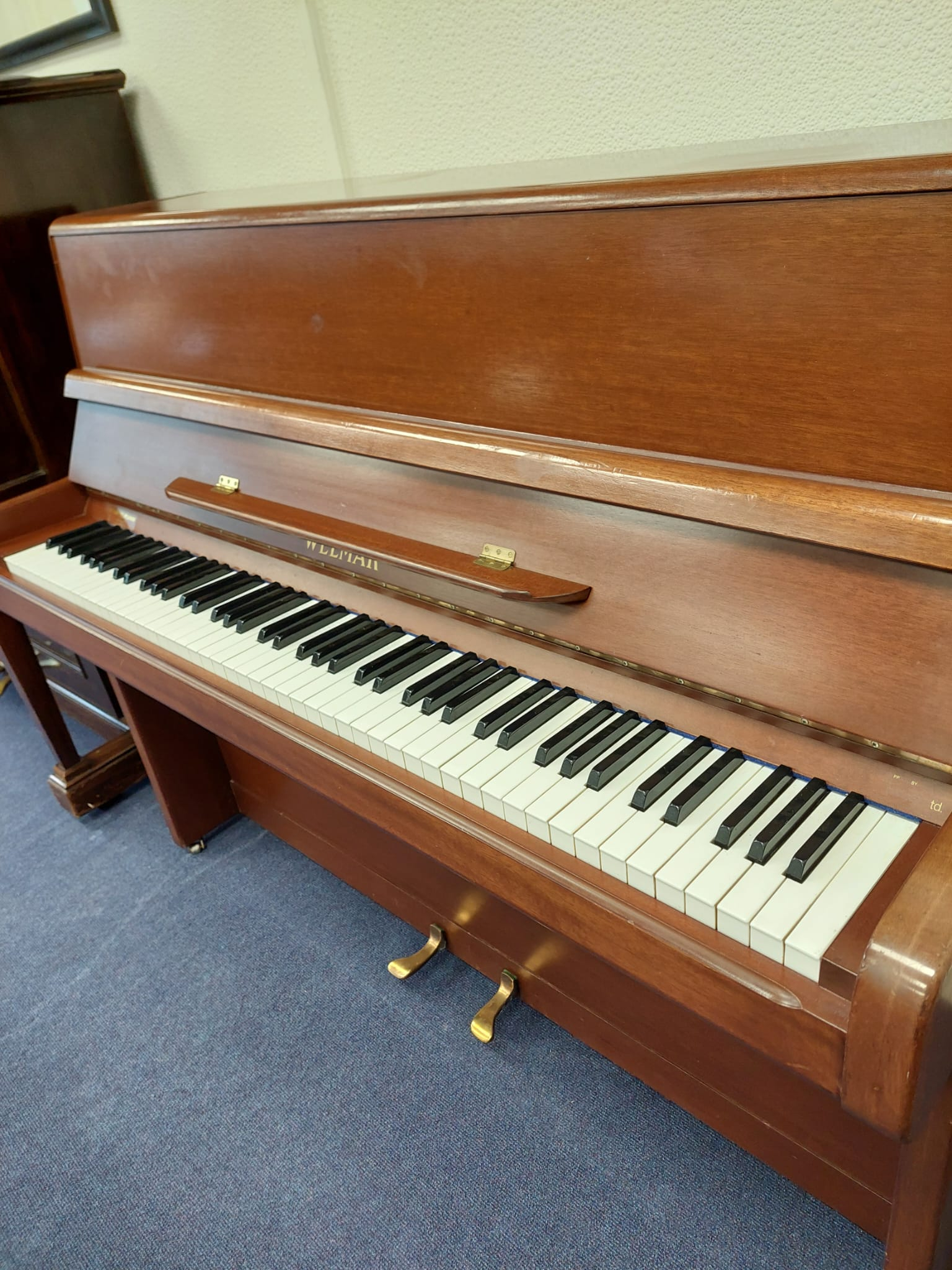 Welmar 110 Upright piano detail photo 8 - Roberts Pianos