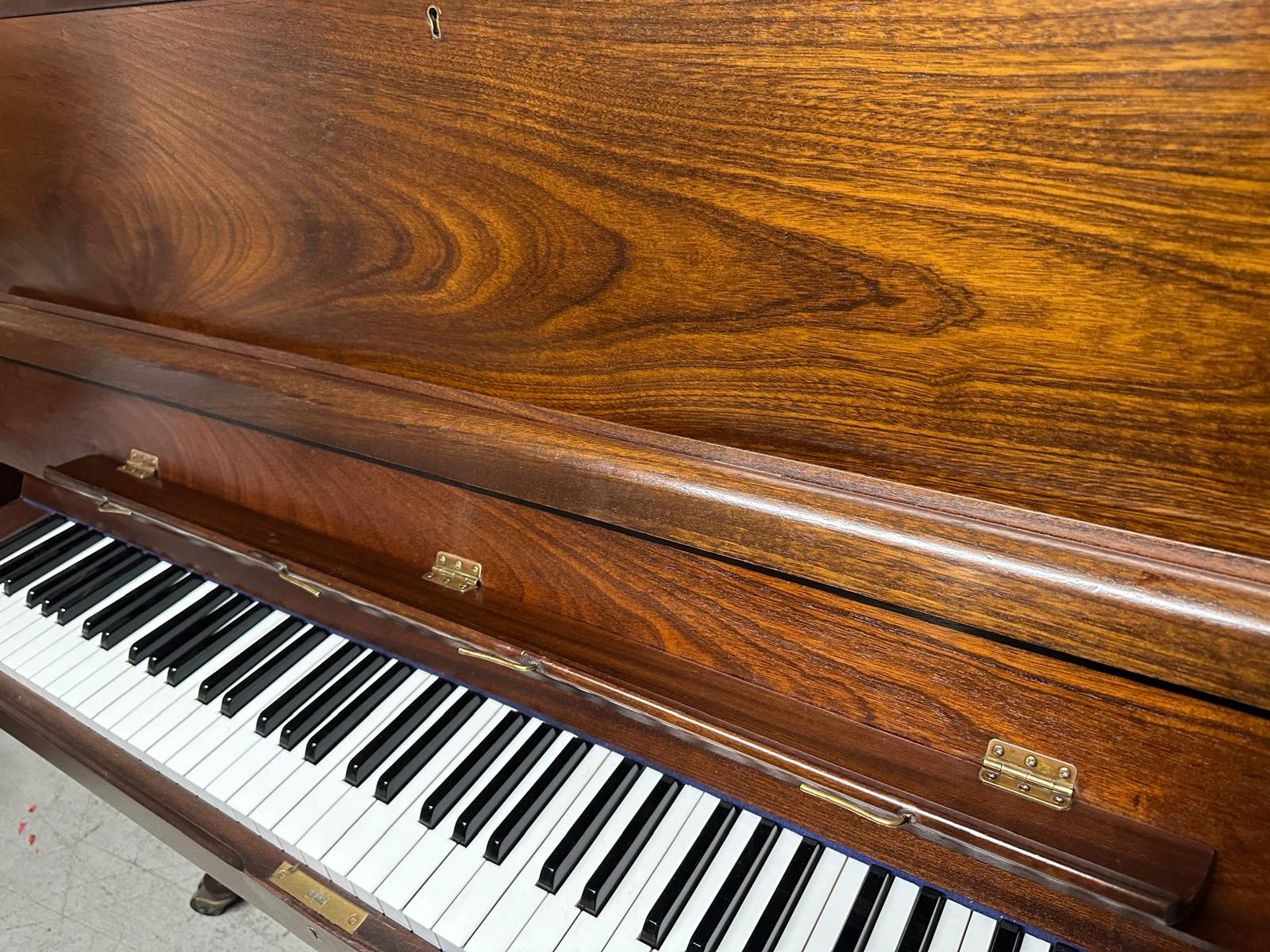 Piano Detail Photo 5