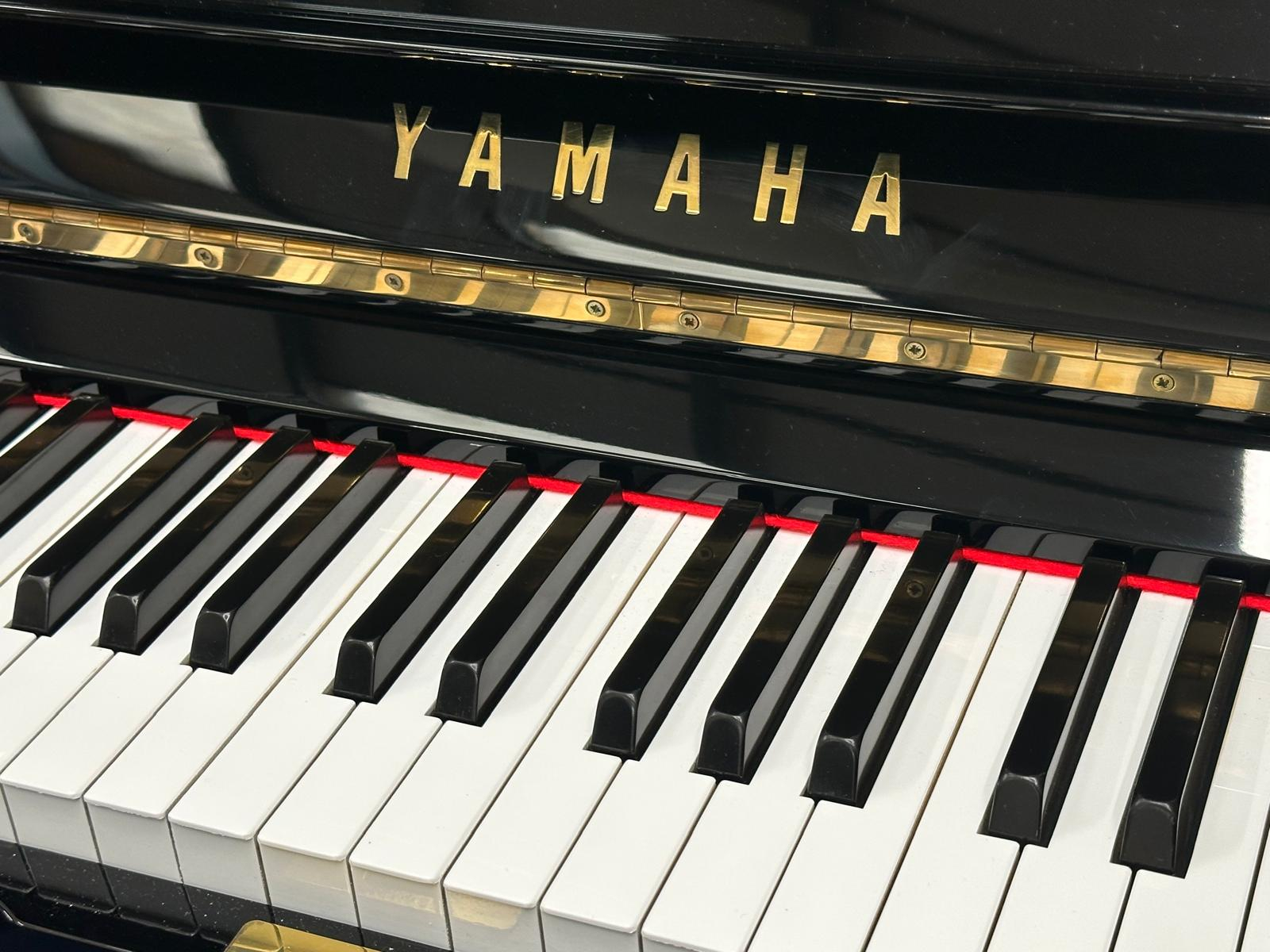 Yamaha U3M Upright piano detail photo 5 - Roberts Pianos