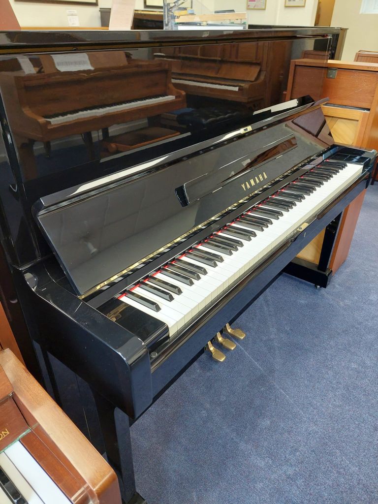 Yamaha U1G Upright piano detail photo 2 - Roberts Pianos