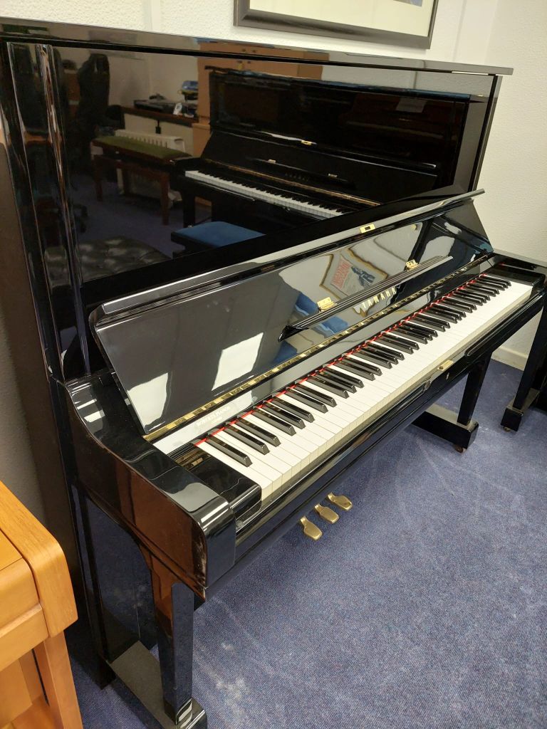 Yamaha U3G Upright piano detail photo 2 - Roberts Pianos