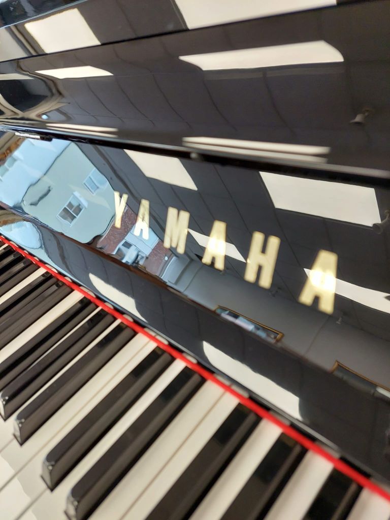 Yamaha U3G Upright piano detail photo 5 - Roberts Pianos
