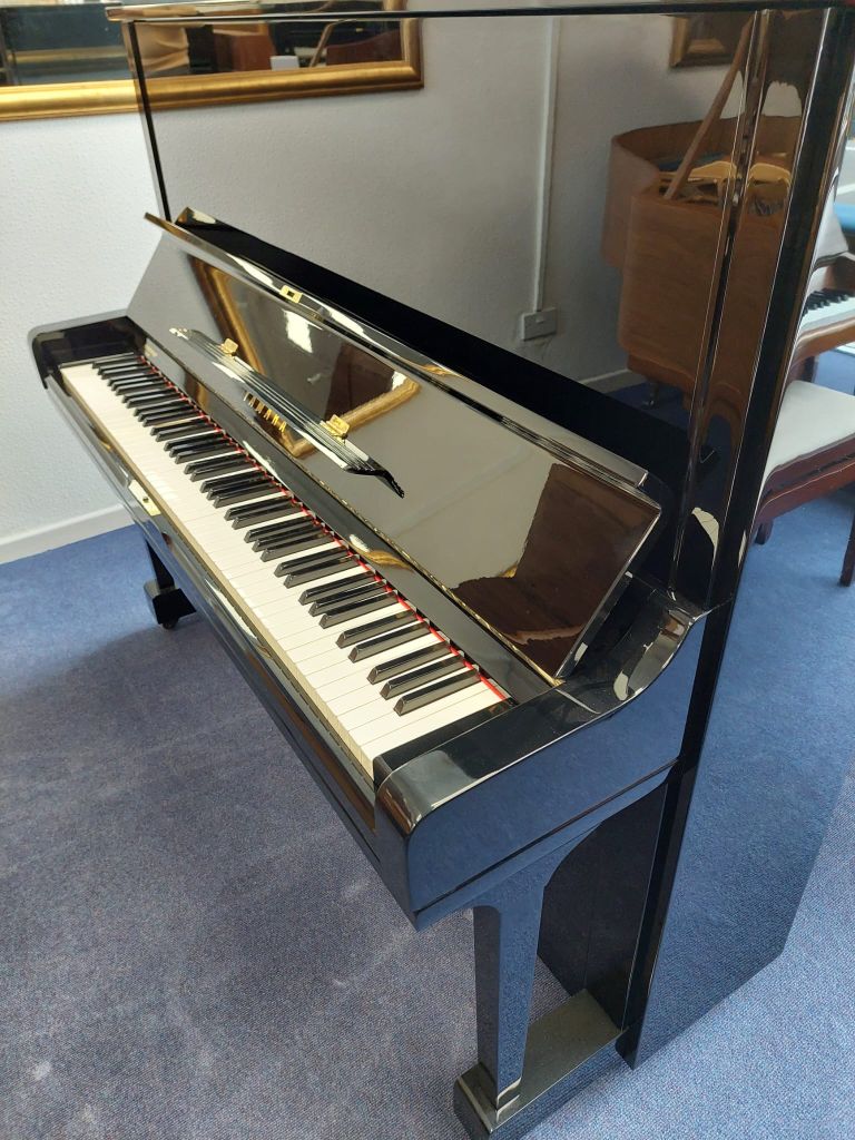 Yamaha U3H