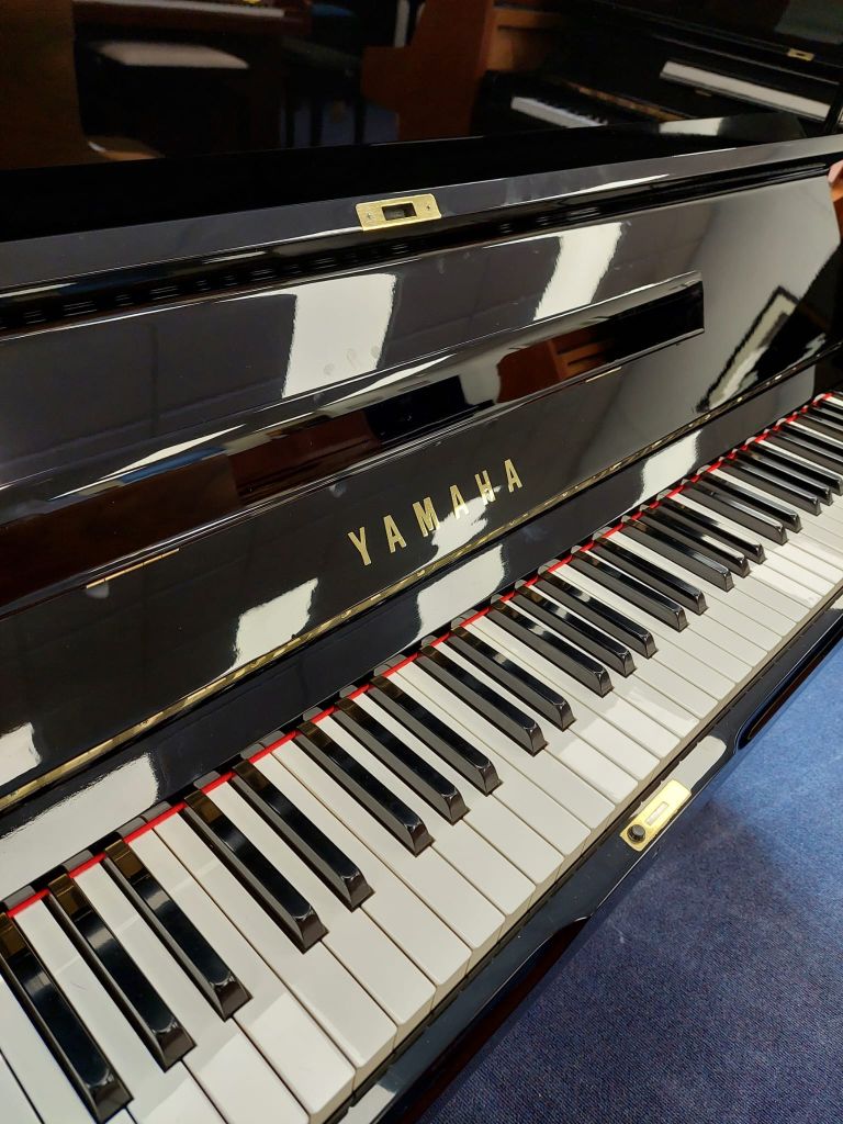 Yamaha U3H Upright piano detail photo 7 - Roberts Pianos