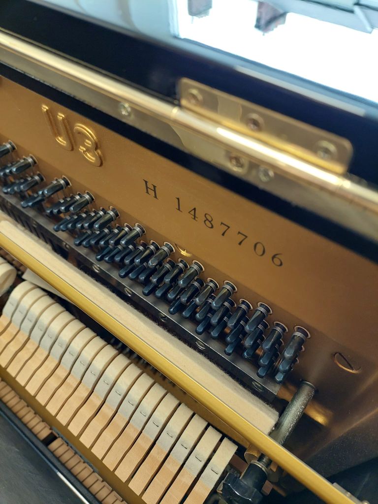 Yamaha U3H Upright piano detail photo 3 - Roberts Pianos