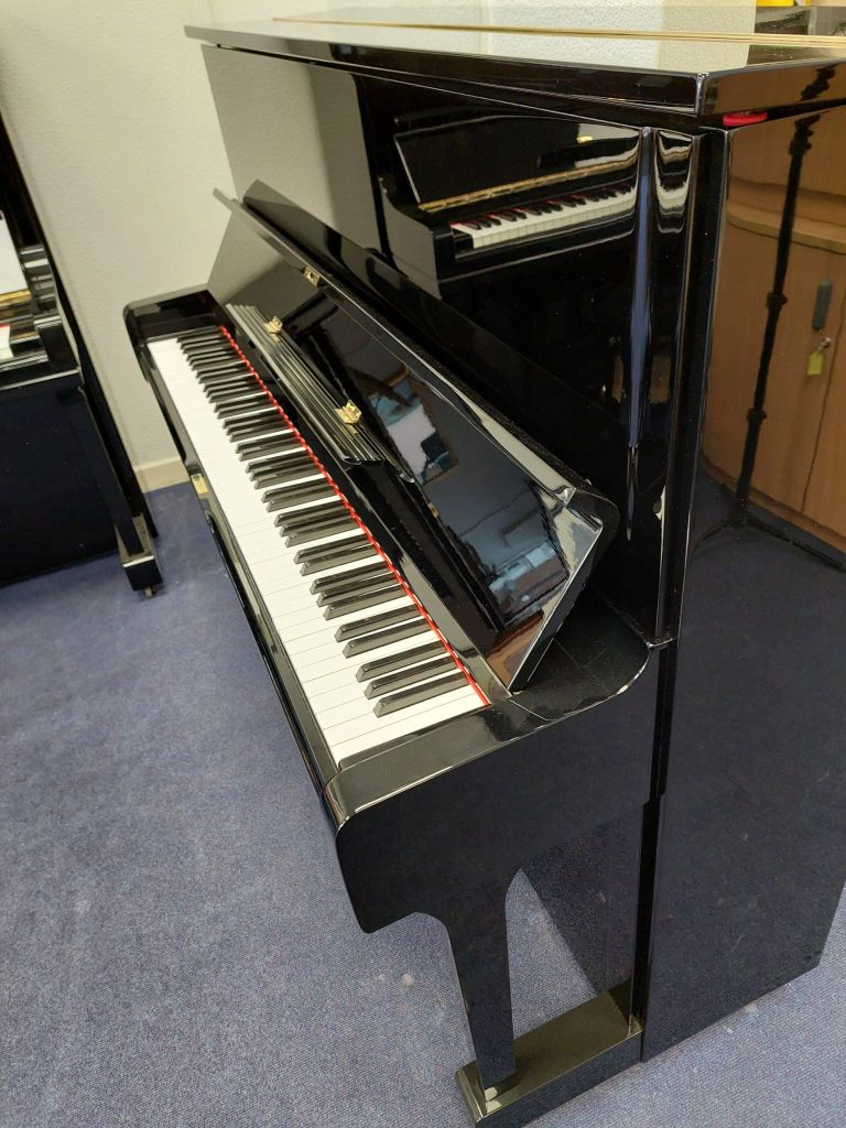 Yamaha U1H Upright piano detail photo 2 - Roberts Pianos