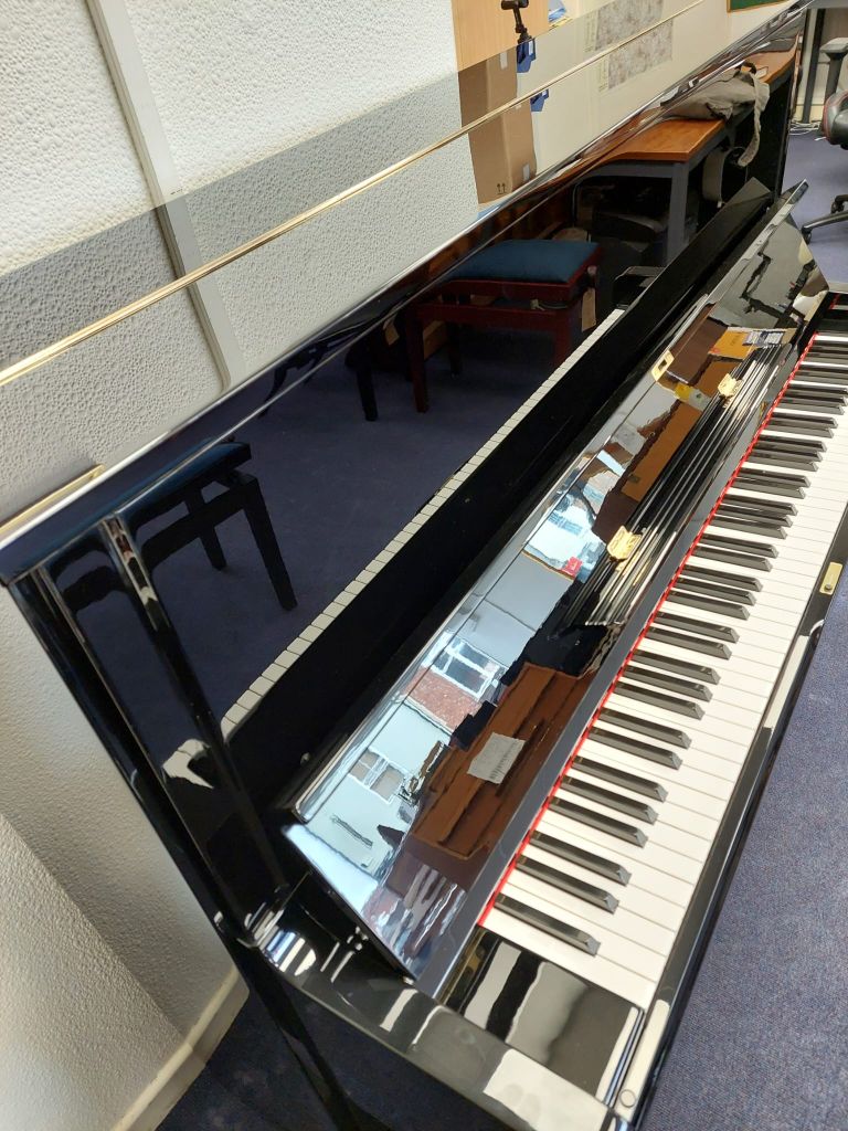 Yamaha U1H