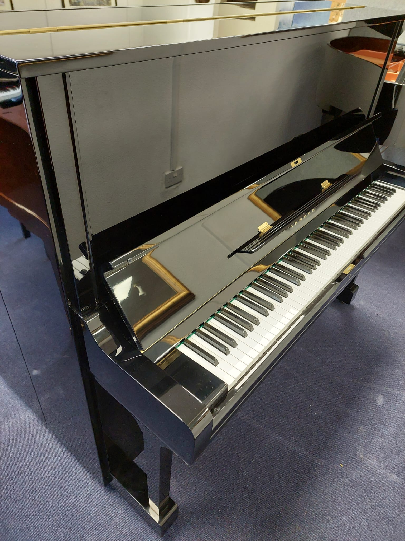 Yamaha U3H Upright piano detail photo 2 - Roberts Pianos
