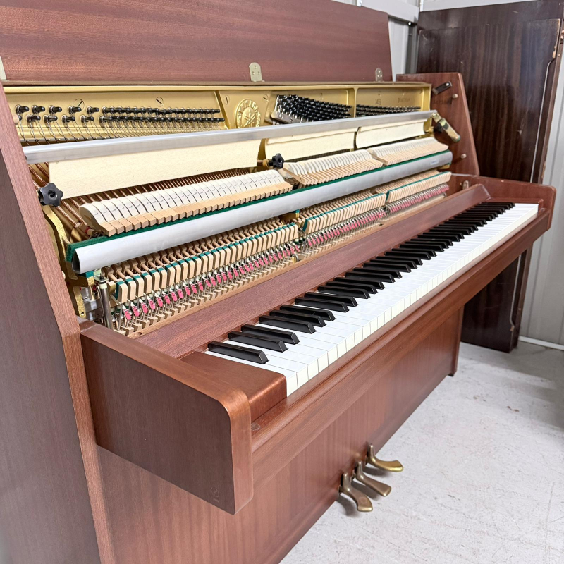 Yamaha M5J Upright piano detail photo 10 - Roberts Pianos