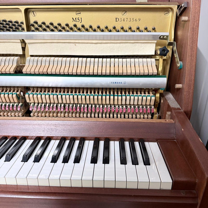 Yamaha M5J Upright piano detail photo 8 - Roberts Pianos