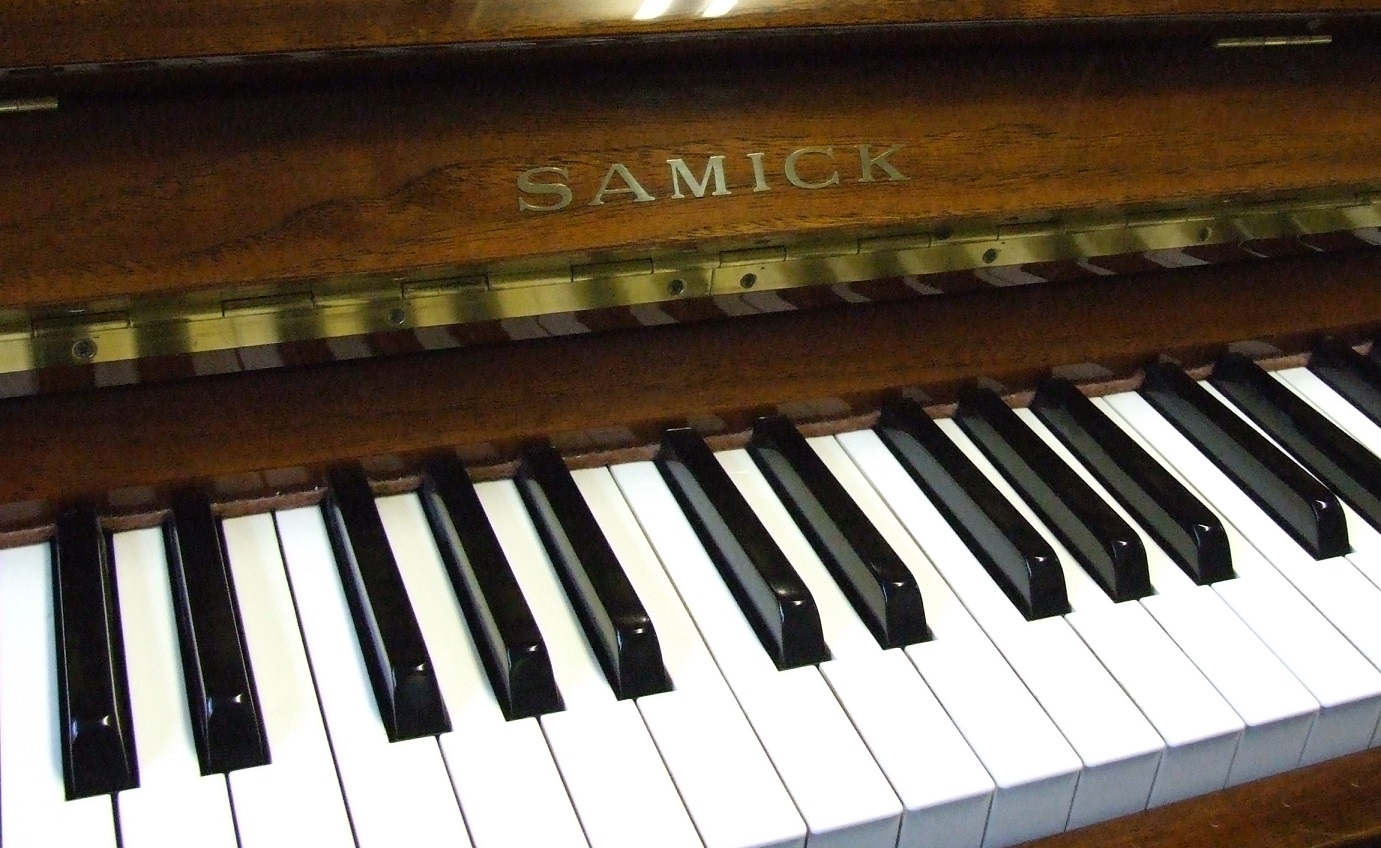 Samick  Upright piano detail photo 3 - Roberts Pianos